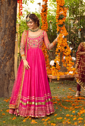 Pakistani Bridal Mehndi Dress in Pink Pishwas Style